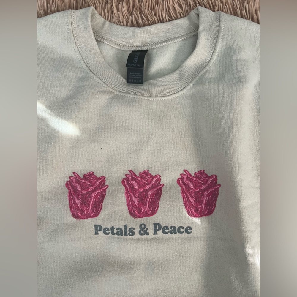 Gildan Beige Sweatshirt w/ Floral Design, Unisex Medium, Petals & Peace Crewneck - Picture 8 of 8